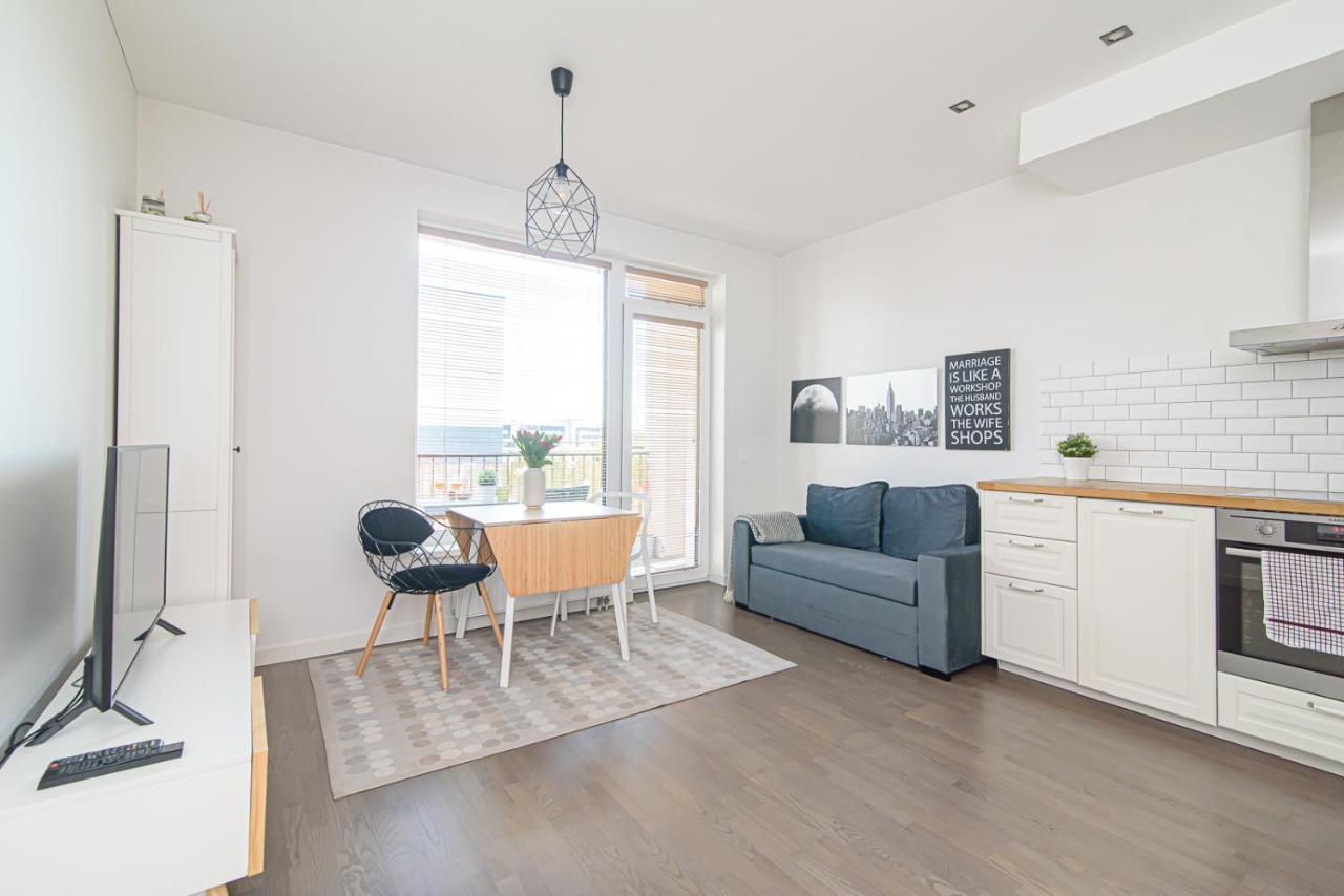 Lovely 1-bedroom Near Park In Lägenhet Vilnius